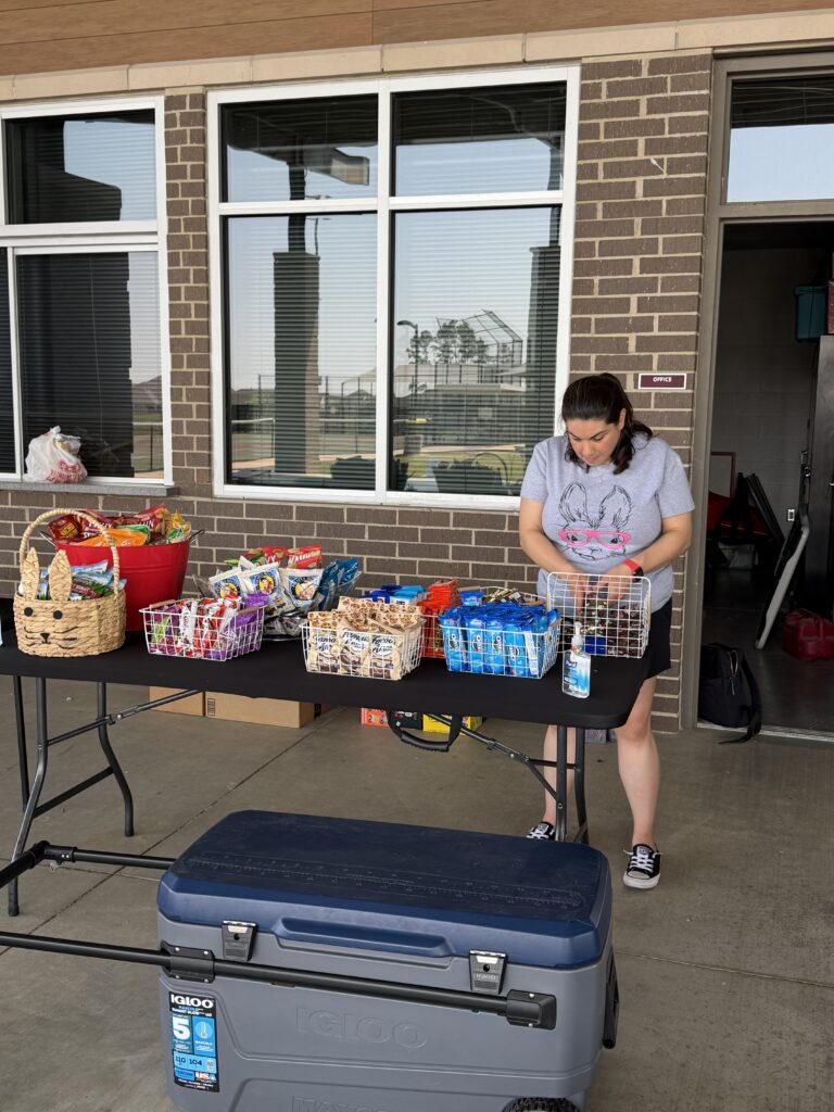 eggstravaganza-snack bar volunteer